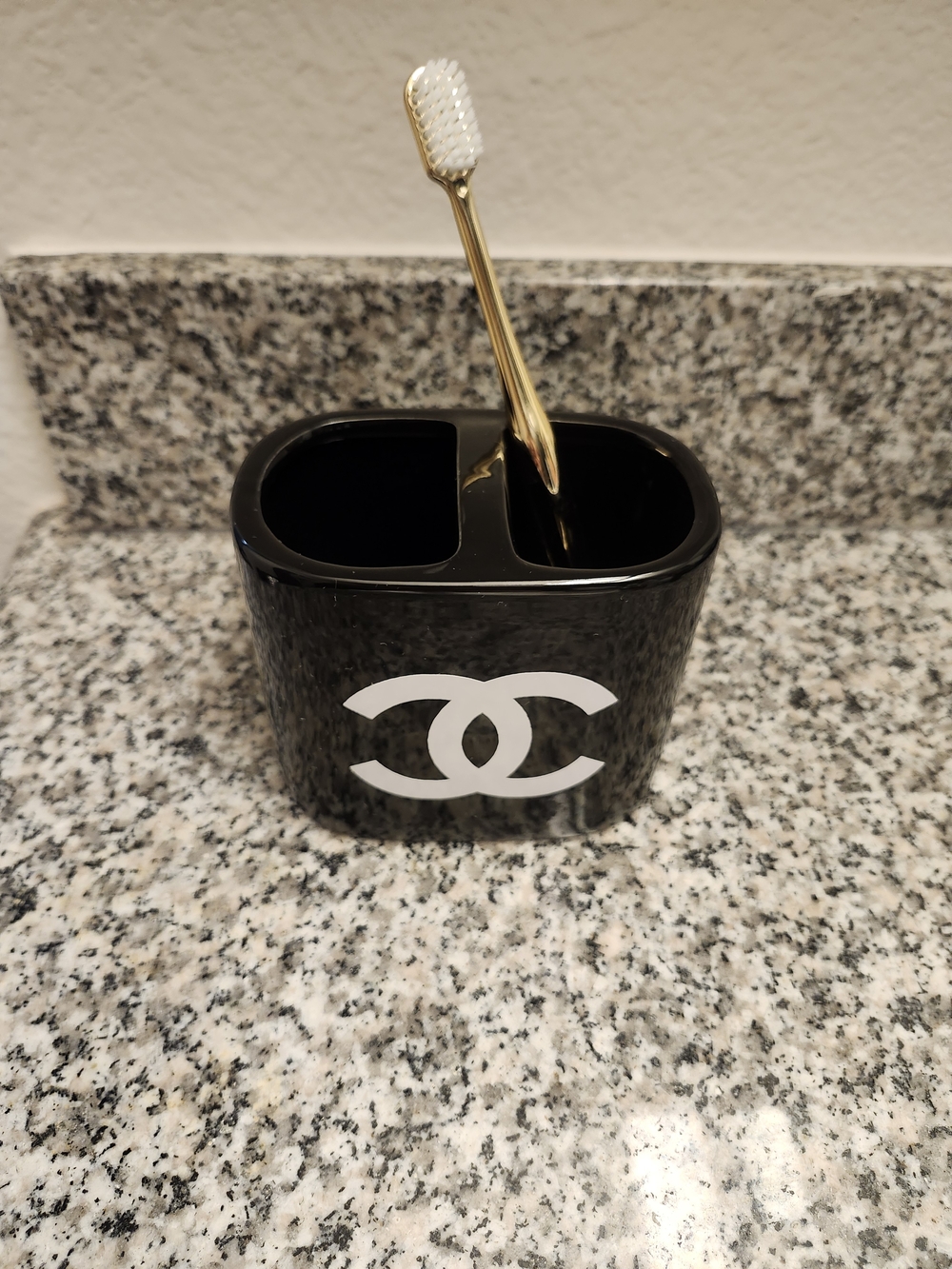 Luxury Black High Gloss Toothbrush Holder – White Logo Detail - Picture 4 of 4